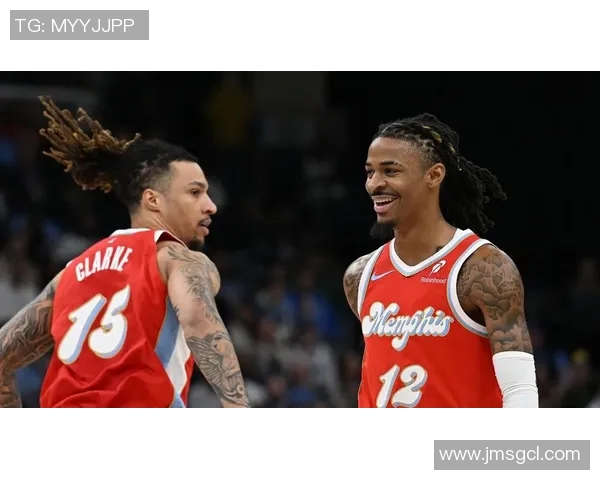 勇士与灰熊激战12月31日NBA赛场精彩对决引发球迷热议