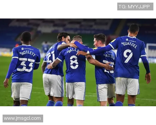 卡迪夫城迎战女王队全力争胜展现球队实力与斗志