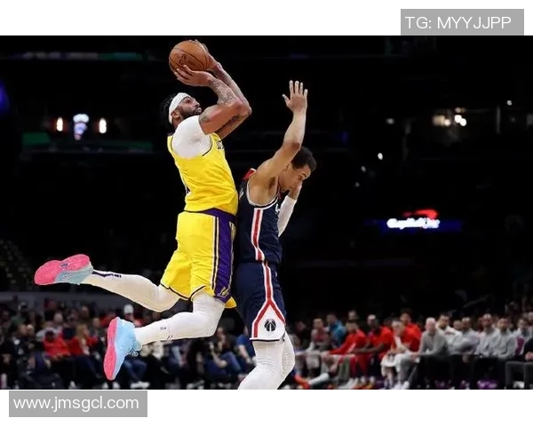 湖人对阵奇才最新比赛视频回顾与精彩瞬间分析