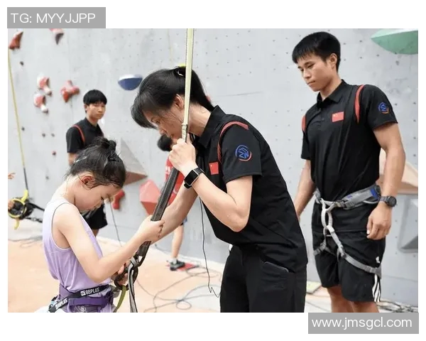 成都攀岩队战术之争引发热议攀岩爱好者的不同声音与观点分析MBA