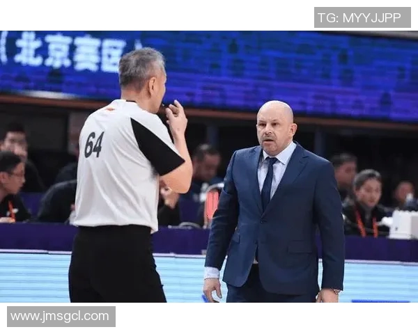 成都滑板队区域防守分析与战术调整探讨